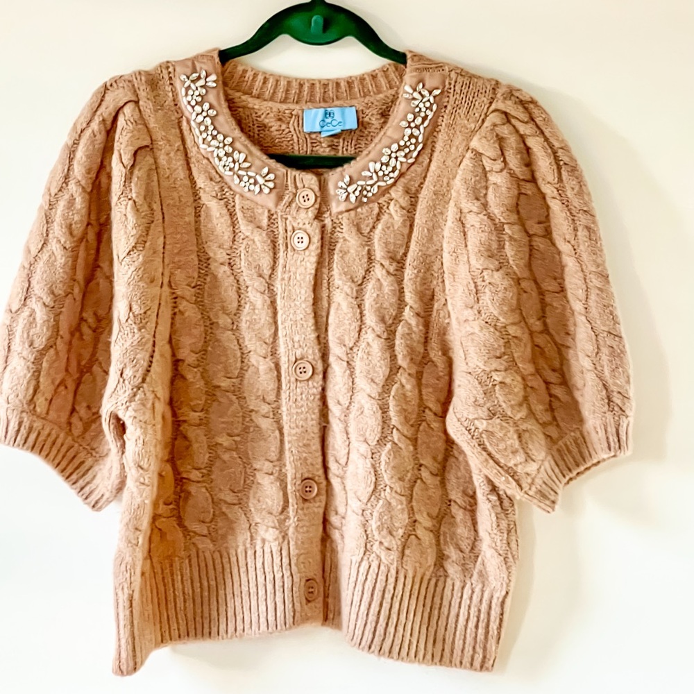 CeCe bell short sleeve sweater w embroidered collar